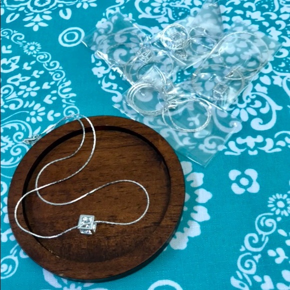 NEW💙💎Beautiful Caged Diamond Necklace💎💙Cube CZ - Picture 7 of 16